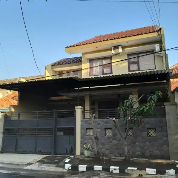 Jual Rumah Dua Lantai Bagus di Jalan Rungkut Asri Surabaya