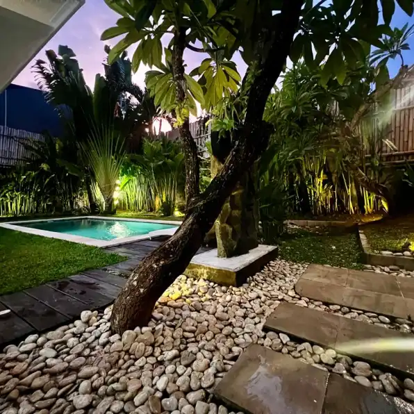 Disewakan villa 3 bedroom di Seminyak Bali