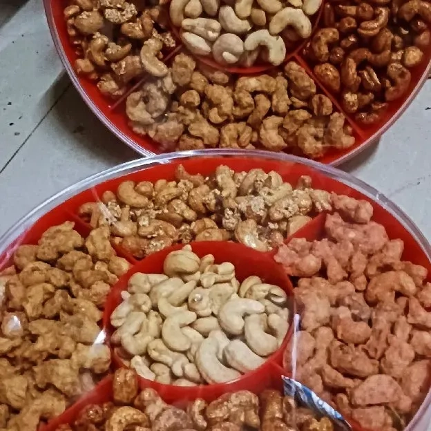 KACANG MADE DENGAN 5 VARIAN RASA