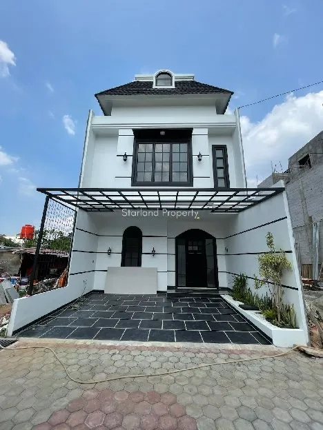 Rumah mewah American Classic dekat Joglo 