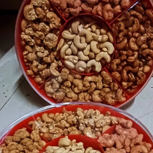 KACANG MADE DENGAN 5 VARIAN RASA