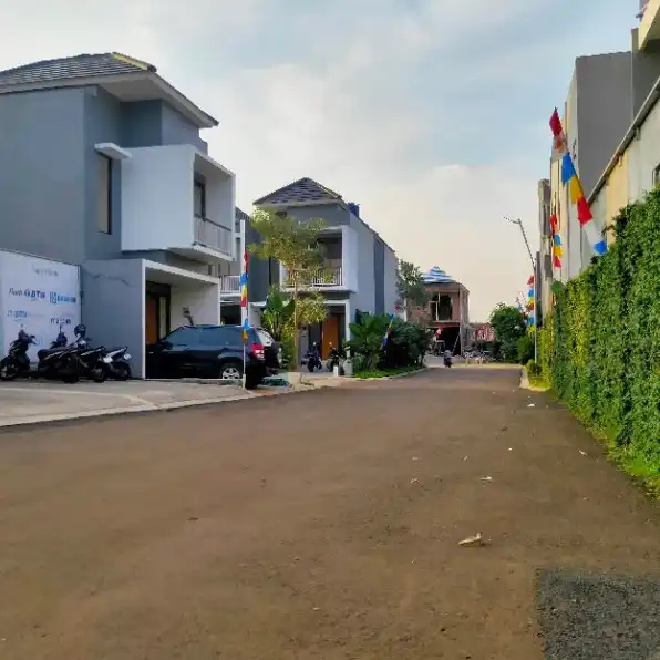 Rumah 2 lantai murah meriah