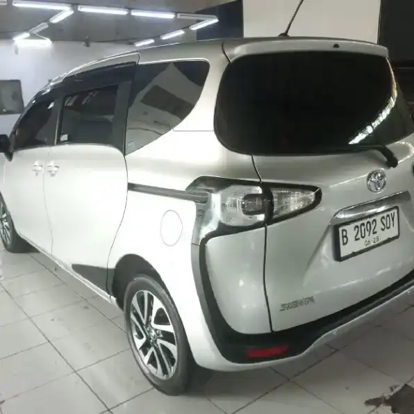 TOYOTA SIENTA 1.5 V AT 2017