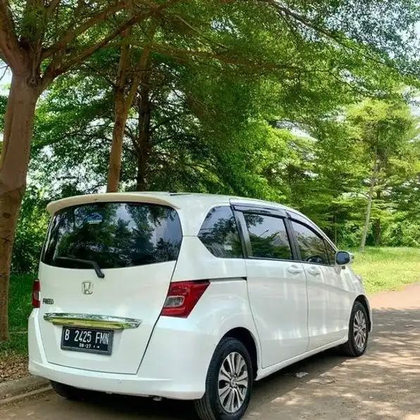 2013 Honda freed sd 1.5 matic