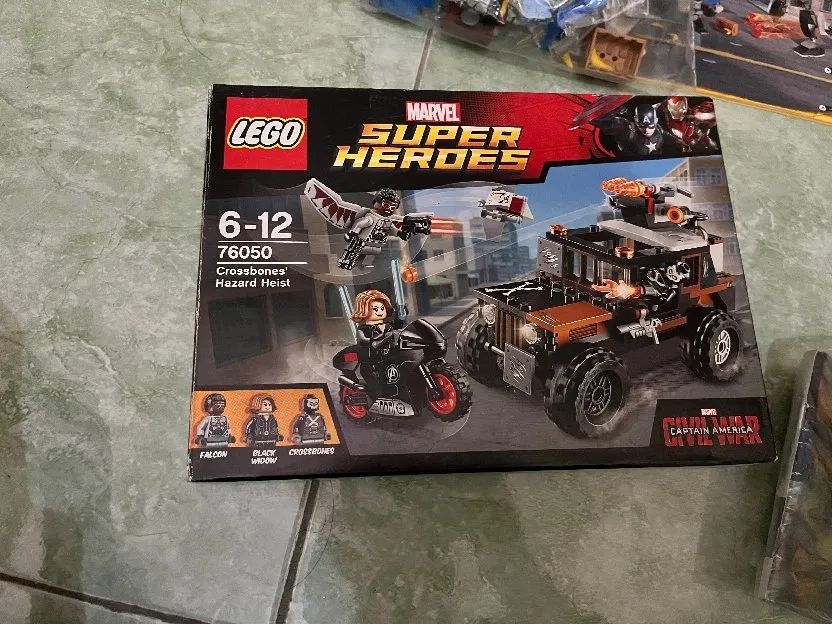 lego 76050+76081(bonus) dan beberapa minifigure