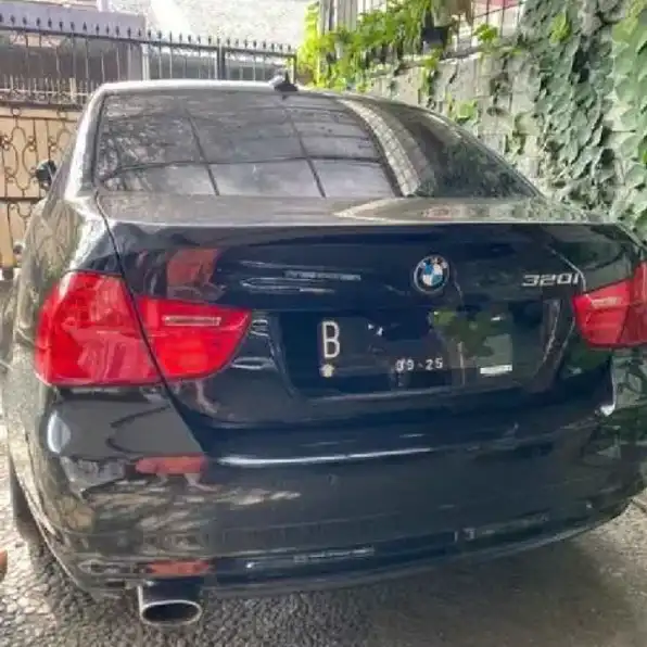 Dijual BMW 320i E90 LCI A/T 2011