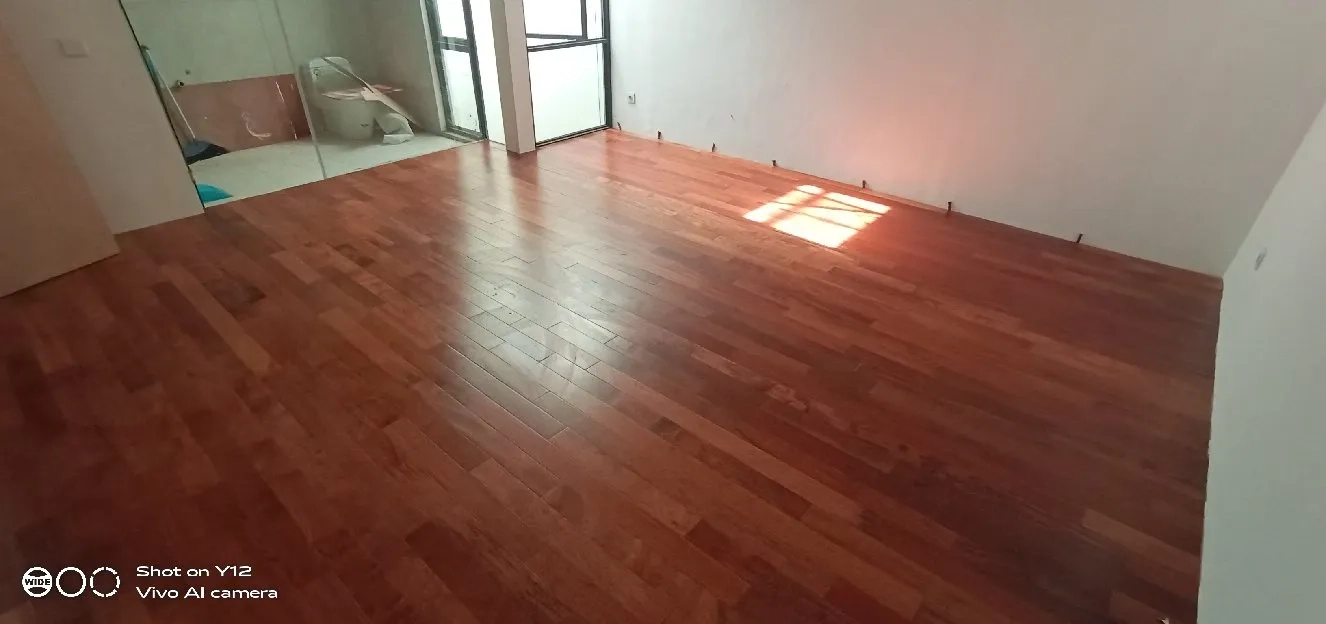 Flooring UV Pabrik 