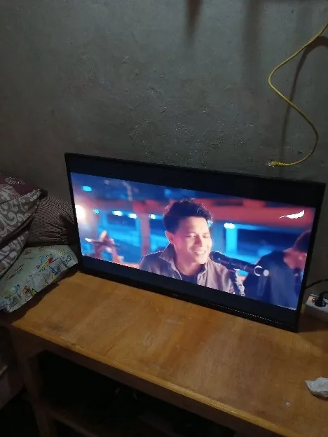 Dijual TV TCL 32 inch smart android digital free breket noken