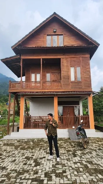 Wahyu Rumah Kayu