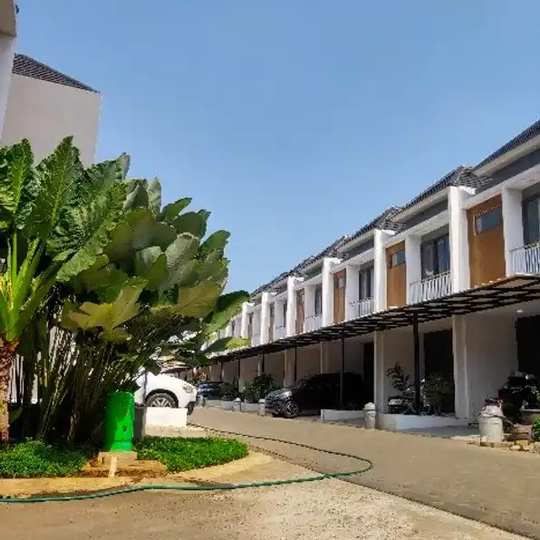 Rumah 2 lantai di samping kampus pamulang