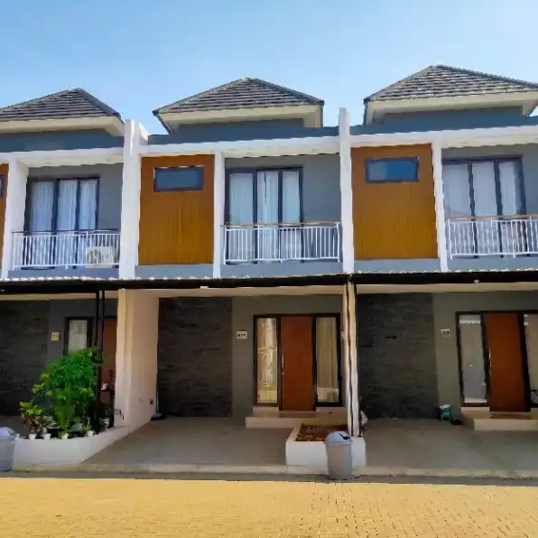 Rumah 2 lantai di pusat kota Tangerang selatan