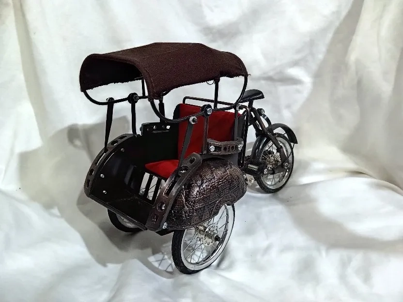 Miniatur Becak kuno pajangan antik 