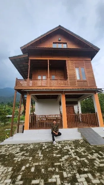 Wahyu Rumah Kayu