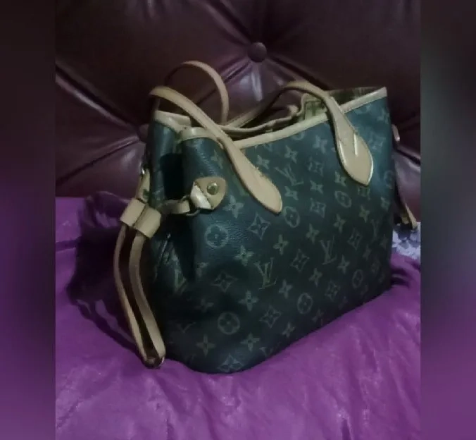 tas bahu LV 