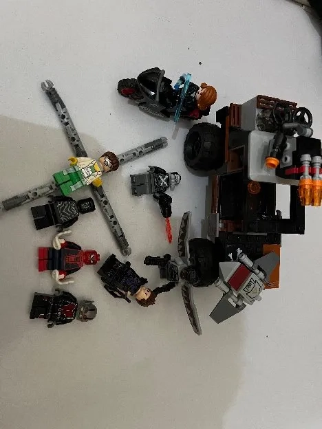 lego 76050+76081(bonus) dan beberapa minifigure