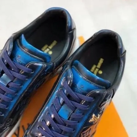 Sepatu sneakers pria louis vuitton lv