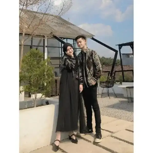 SET COUPLE TENUN OUTER TULLE X KEMEJA BLACK TORAJA ORIGINAL