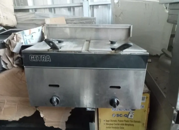 Cuci gudang NEW GETRA Gas Deep Fryer GF-73 Garansi