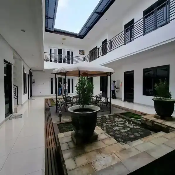 Jual Rumah dan Kantor di Raya Jatipadang Jakarta Selatan