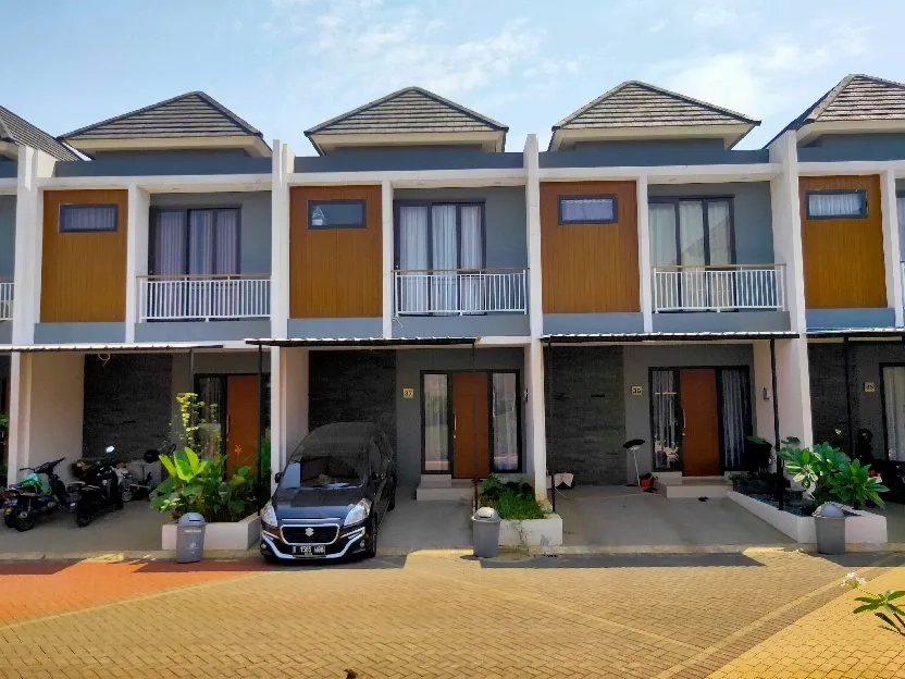 Rumah 2 lantai dan murah