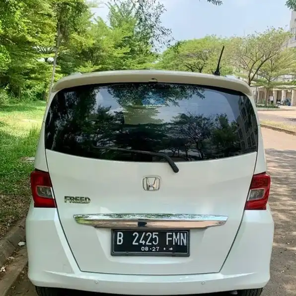 2013 Honda freed sd 1.5 matic