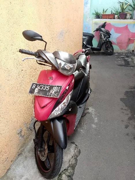 Numpang lapak punya motor Yamaha Mio j ss bpkb olny dijual aja 3,3 nego tipis