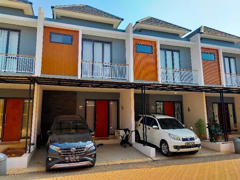 Rumah 2 lantai dan siap huni