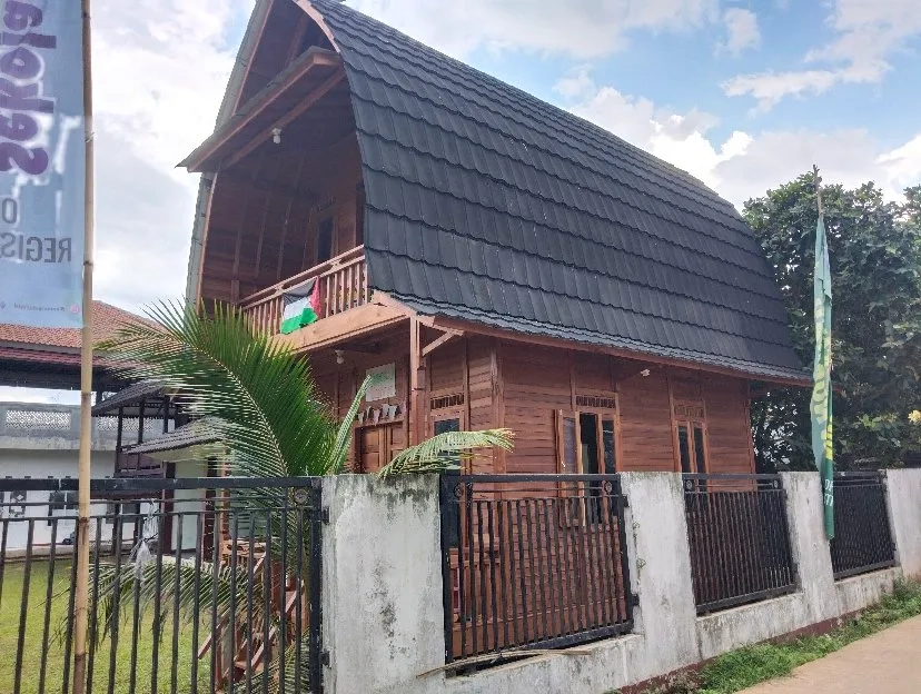 Wahyu Rumah Kayu