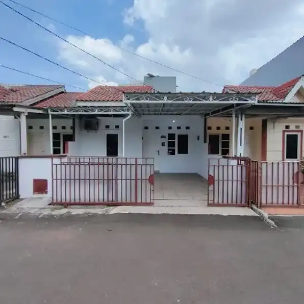 rumah secondary dalam cluster di Villa Dago Pamulang 