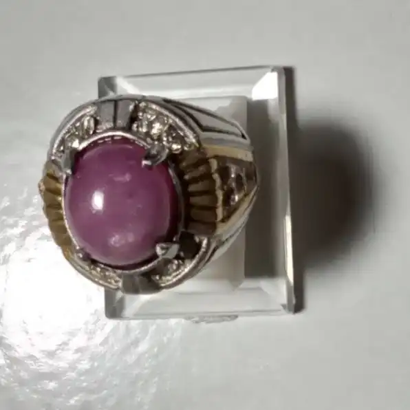 Cincin pria bermata ruby