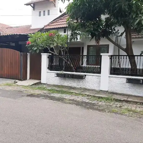 Rumah Sangat Bagus Shm di Jalan Baruk Utara Kota Surabaya