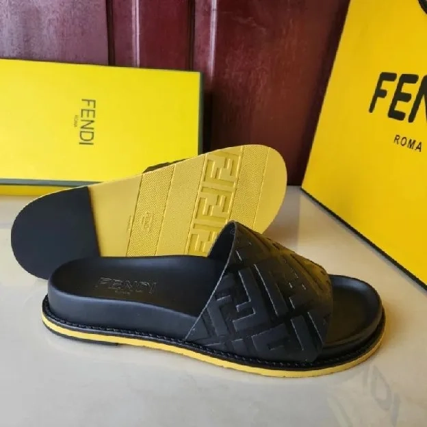 Sandal selop slide pria fendi