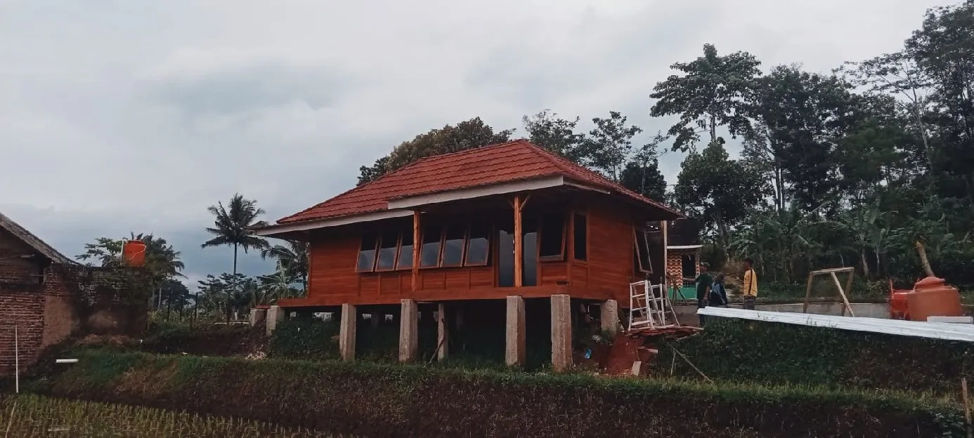 Wahyu Rumah Kayu