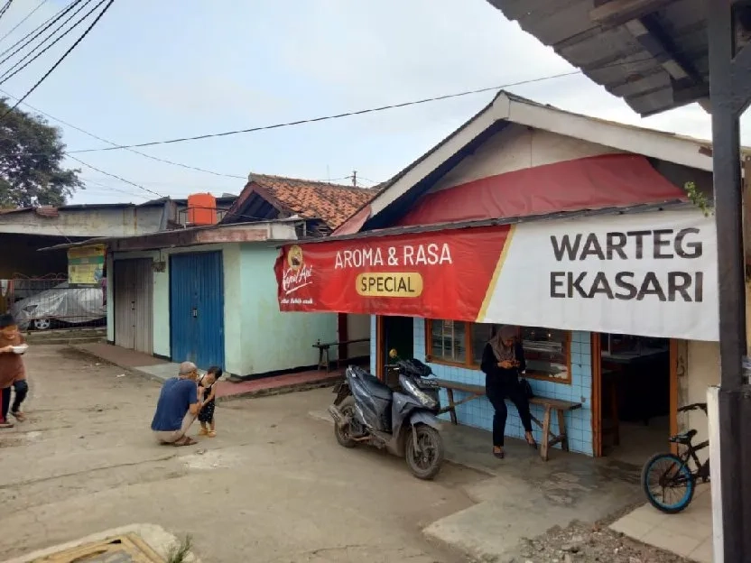 Dijual Tanah beserta bangunannya,( 3 ruko dan rumah) (surat tanah AJB)