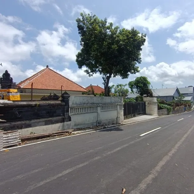 Dijual 6,9 are Free Villa Layak Huni, Jl. Muding Batu Sangian Gatsu Barat Kuta Utara