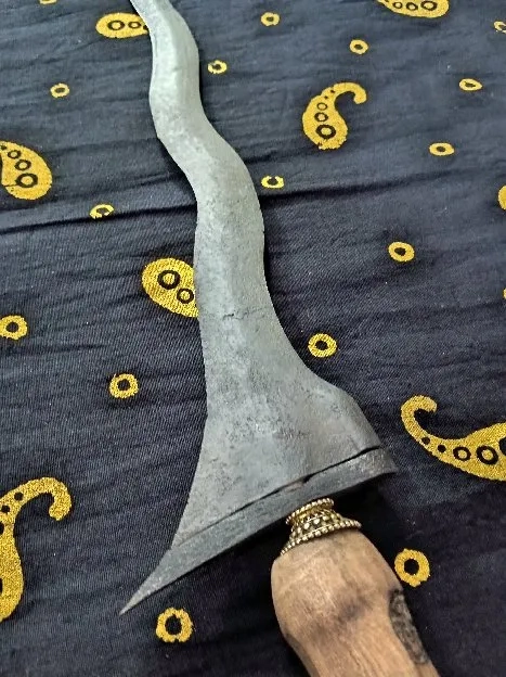 Keris sepuh Pulanggeni pamor keleng 