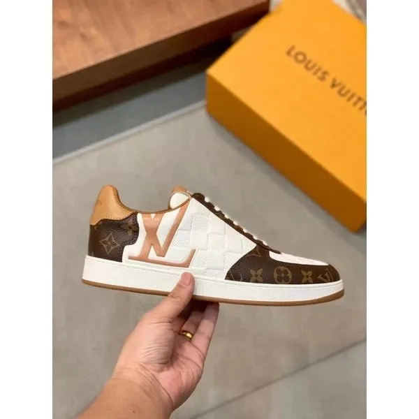 Sepatu sneakers pria louis vuitton lv