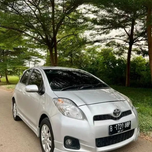 2012 Toyota yaris e at 1.5 matic