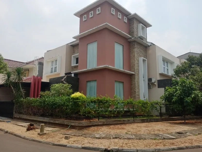 RUMAH MEWAH PUSPITA LOKA BSD JUAL CEPAT HARGA MIRING