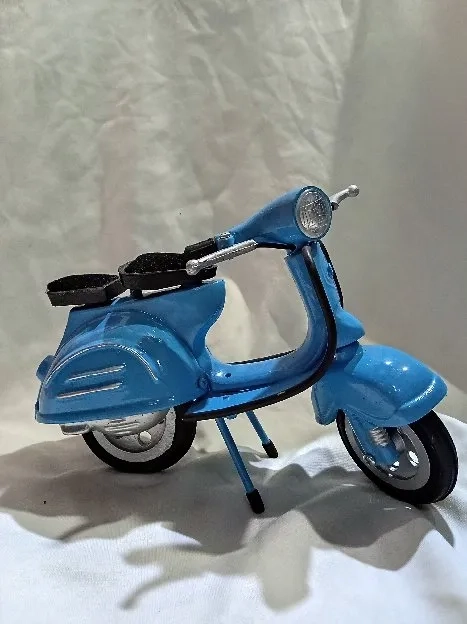 Miniatur Pajangan Vespa Clasic Antik Coklat 