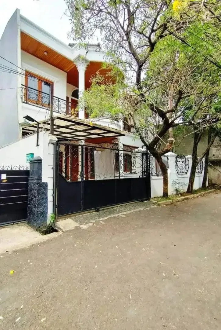 Rumah Sangat Mewah di Jalan Amil Pejaten Jakarta Selatan