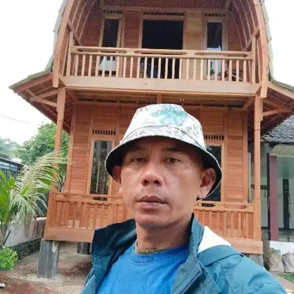 Wahyu Rumah Kayu