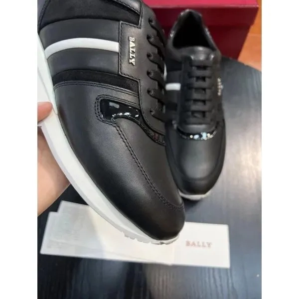 Sepatu sneakers pria bally stripe hitam