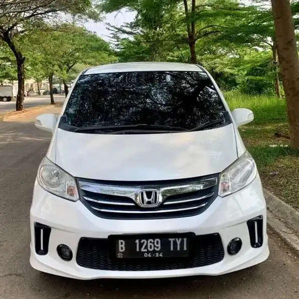 2013 Honda freed e psd 1.5 matic