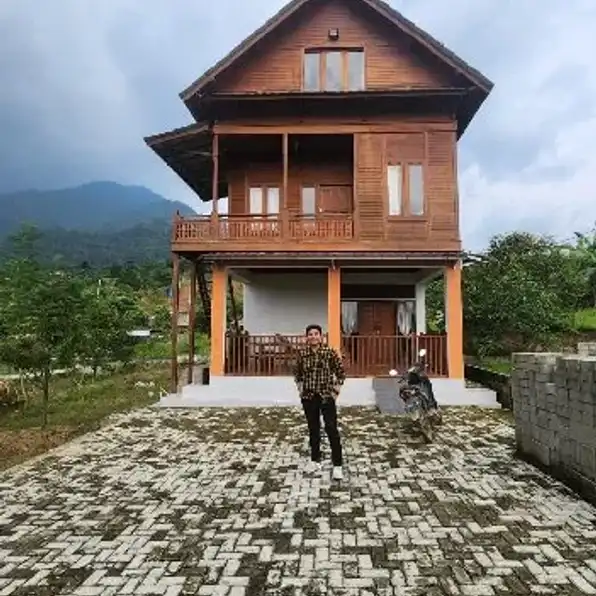 Wahyu Rumah Kayu