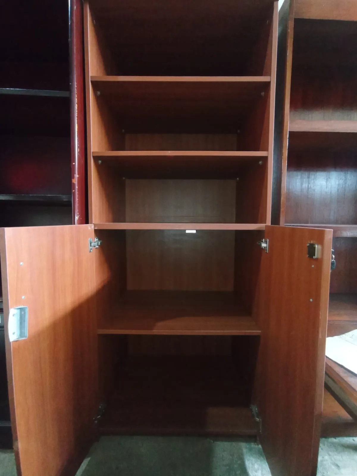 lemari cabinet kayu 3 hambalan dan 2 pintu