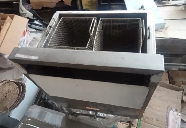 Cuci Gudang NEW GETRA Gas Deep Fryer GF-74 Garansi