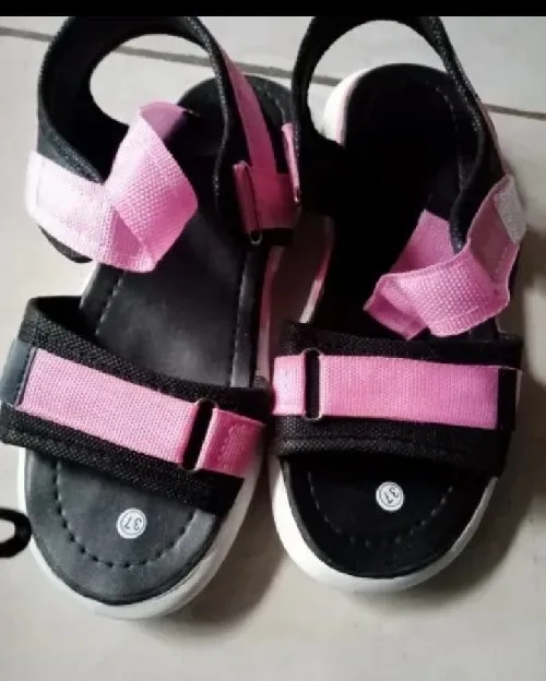 sendal sepatu sneaker wanita 