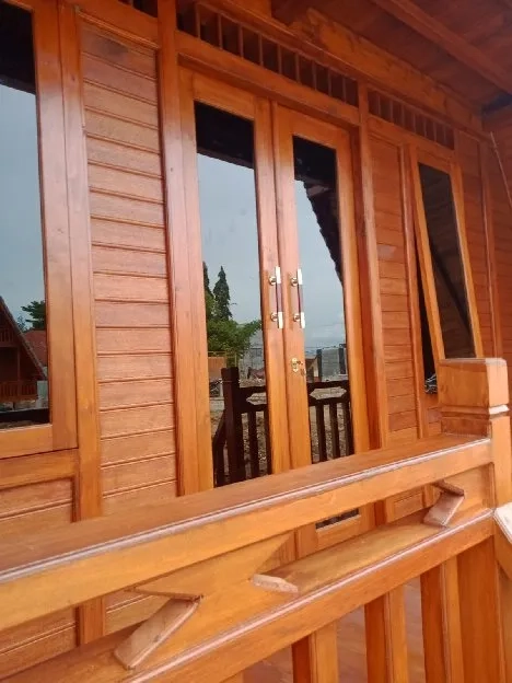 Wahyu Rumah Kayu