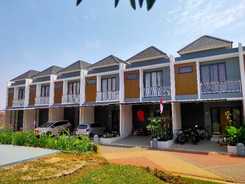 Rumah 2 lantai dan murah